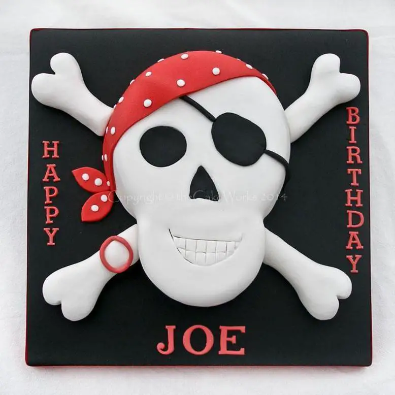 Skull And Crossbones Birthday Cake Thesmartcookiecook 