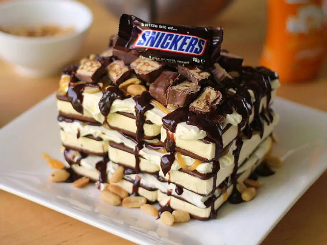 snickers birthday cake