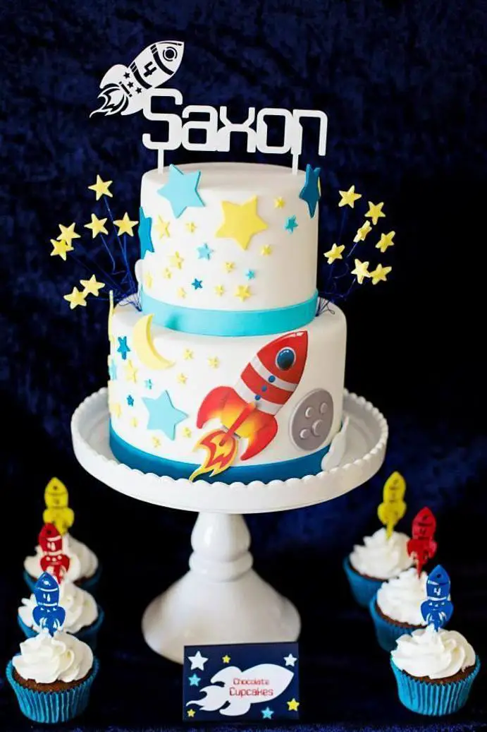 Space birthday cakes - TheSmartCookieCook