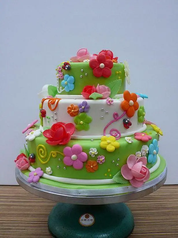 spring themed birthday cakes