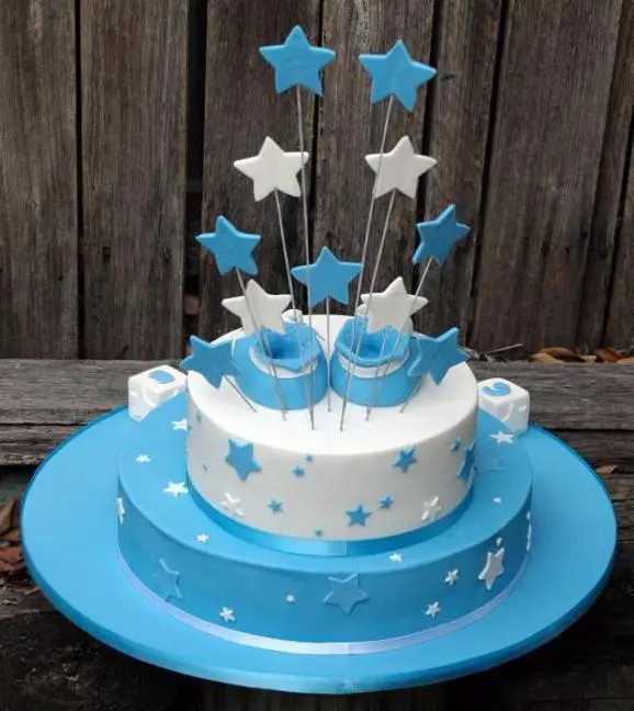 Star shaped birthday cake ideas - TheSmartCookieCook