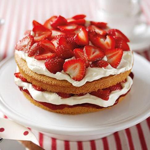 strawberry cream birthday cake