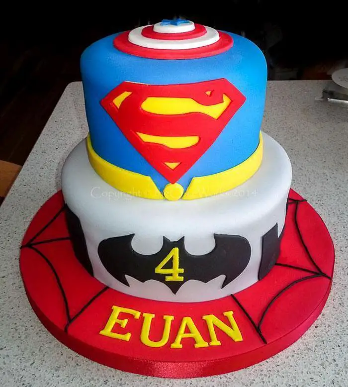 superman and batman birthday cakes