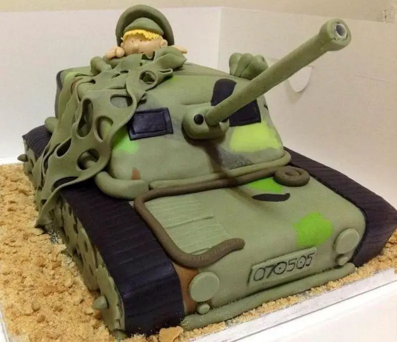 tank birthday cakes