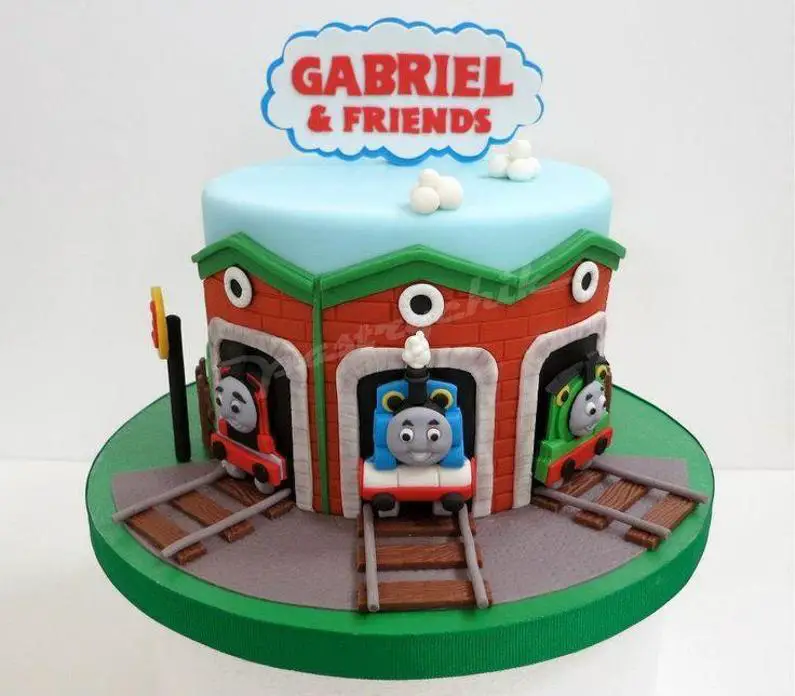thomas the tank birthday cakes