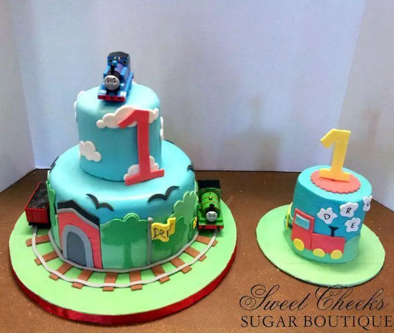 thomas the train 1st birthday cake