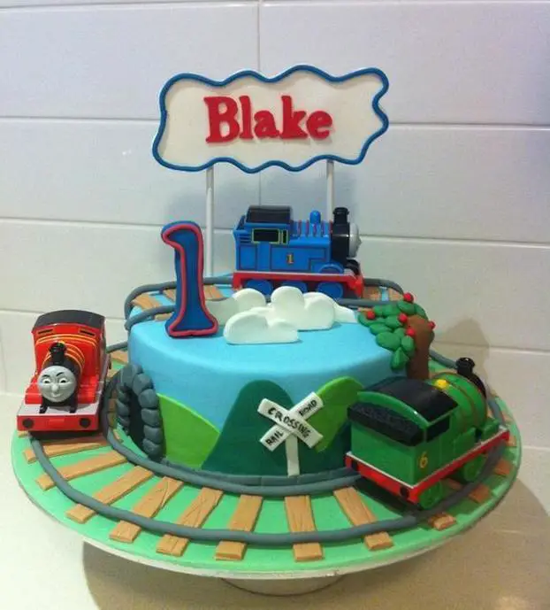 thomas train cakes birthday